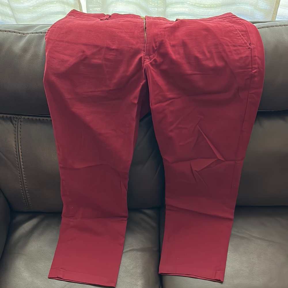 Causal dress style burgundy pants. Size 36w x 30l. Club room brand.